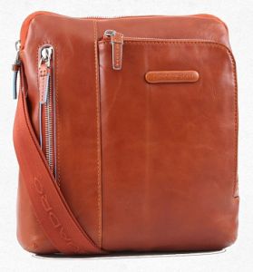 Piquadro сумка вертикальная с плечевым ремнем CA1816B2/AR